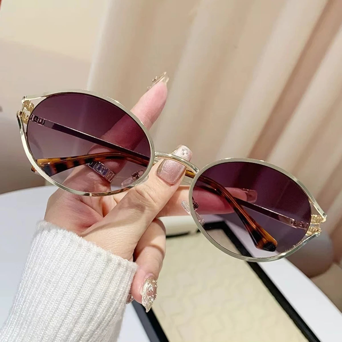 1Pc Trendy and Fashionable Metal Oval Frame Women's Sunglasses, a Must-Have Fashion Accessory for Parties, Beach Vacations