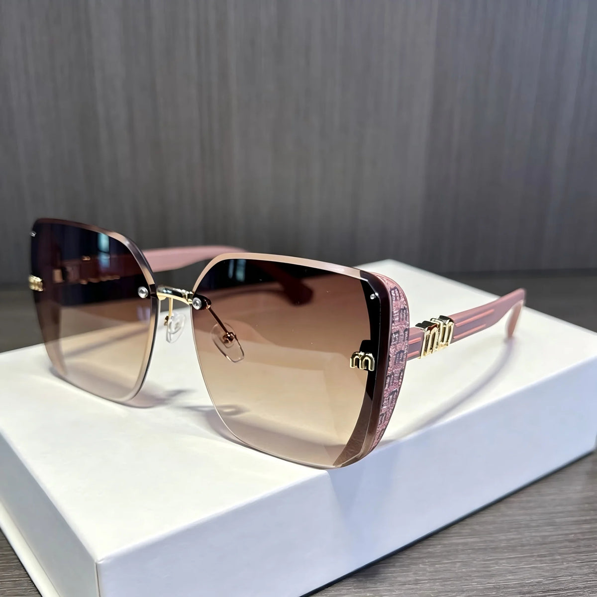 QVQV Fashion Oversized Square Sunglasses Women 2026 New Side Frame Letters Luxury Brand Sun Glasses Trendy Driving Eyeglasses